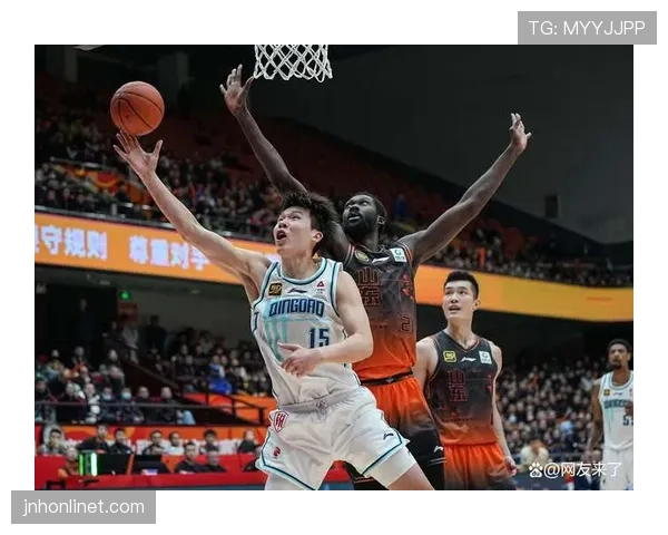 封盖犯规判定：篮球比赛中如何界定合法封盖与犯规